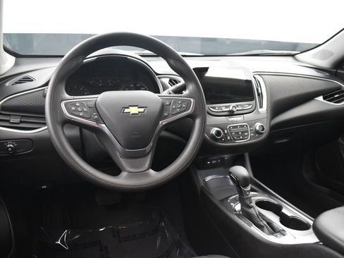 Used 2023 Chevrolet Malibu LT FWD image 11