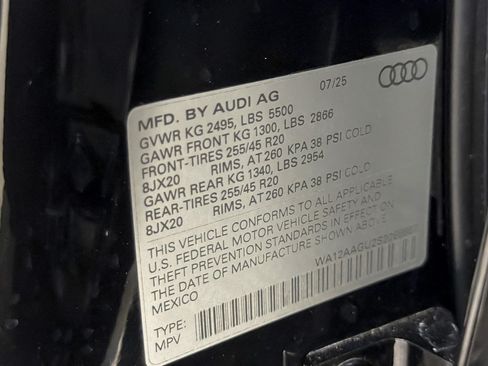Used 2025 Audi Q5 Premium Plus w/ Premium Plus AWD/4WD image 27
