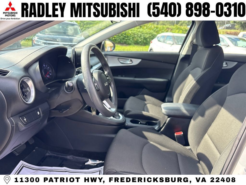 Used 2023 Kia Forte LXS FWD image 3