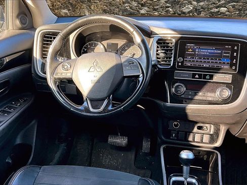 Used 2019 Mitsubishi Outlander SE image 5