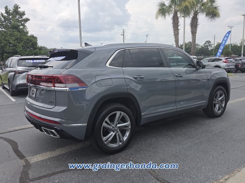 Used 2024 Volkswagen Atlas Cross Sport SEL R-Line AWD/4WD image 5