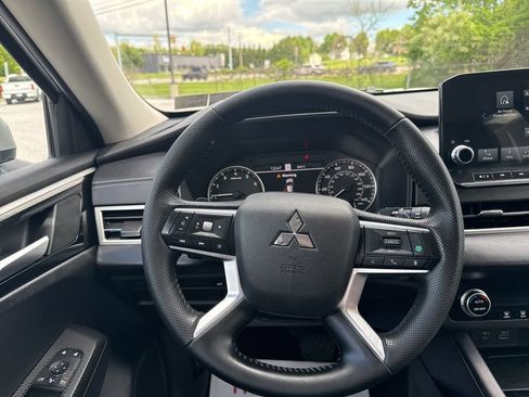 Used 2024 Mitsubishi Outlander SE AWD/4WD image 18