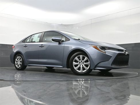 Used 2021 Toyota Corolla LE image 22