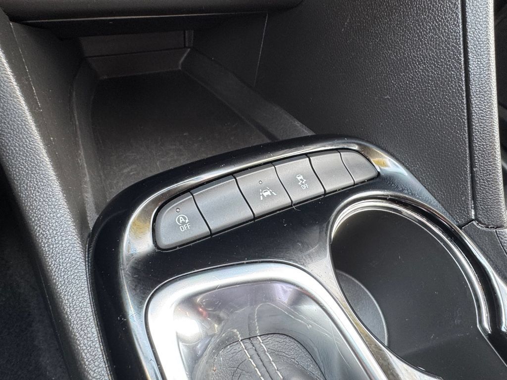 Used 2025 Buick Encore GX Preferred FWD image 28