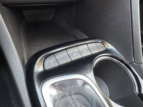 Used 2025 Buick Encore GX Preferred FWD image 28