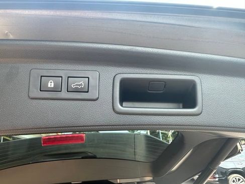 Used 2022 Subaru Forester Premium AWD/4WD image 22