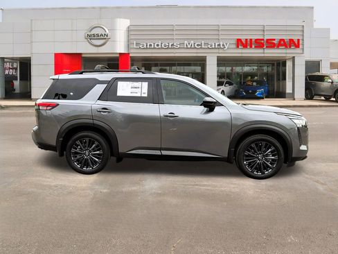 New 2026 Nissan Pathfinder SL w/ SL Premium Package FWD image 2