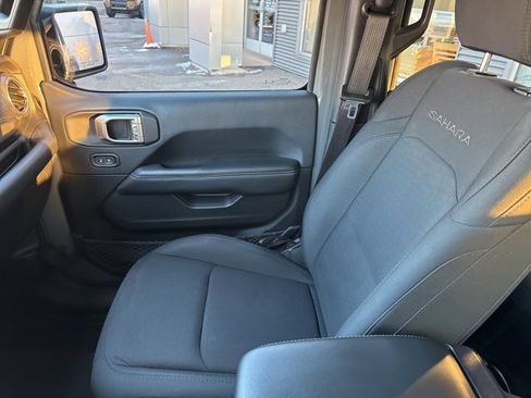 Used 2019 Jeep Wrangler Unlimited Sahara w/ Cold Weather Group image 25