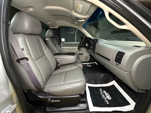 Used 2013 Chevrolet Silverado 1500 W/T RWD image 28