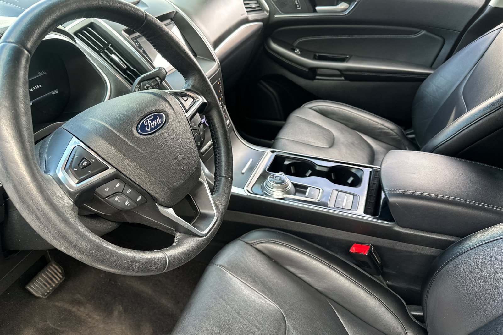 Used 2020 Ford Edge Titanium FWD image 9