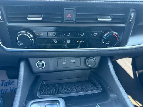 Used 2021 Nissan Rogue S FWD image 19