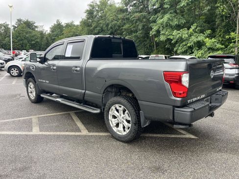 Used 2017 Nissan Titan SL AWD/4WD image 5