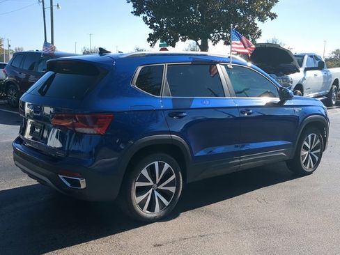 Used 2022 Volkswagen Taos SE image 4