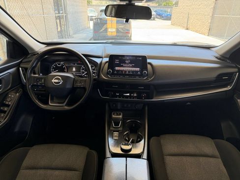 Used 2025 Nissan Rogue SV AWD/4WD image 35