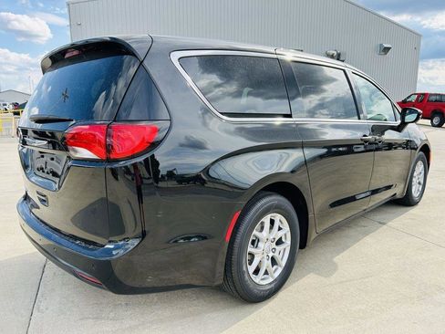 New 2026 Chrysler Voyager LX image 40