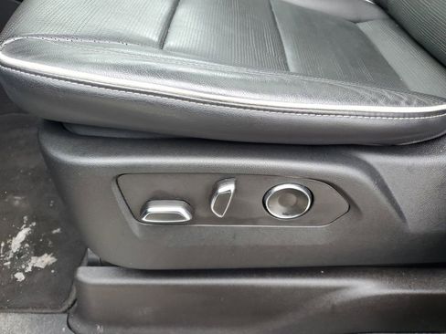 Used 2023 Cadillac Escalade Premium Luxury w/ LPO, Radiant Package image 9