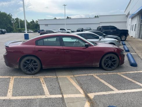 Used 2022 Dodge Charger SXT w/ Blacktop Package RWD image 4