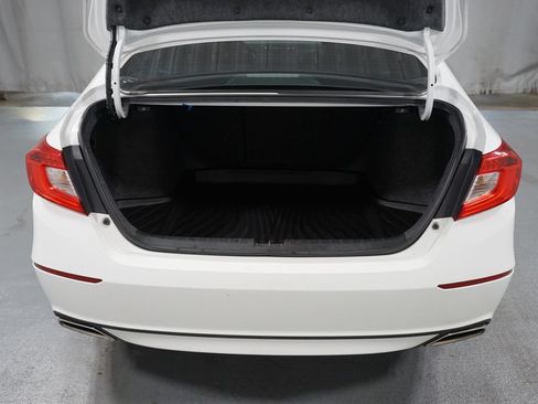 Used 2018 Honda Accord Sport image 32