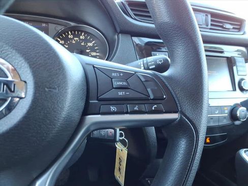 Certified 2018 Nissan Rogue S image 23