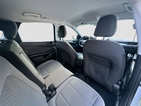 Used 2022 Ford Escape SE w/ SE Sport Appearance Package image 27