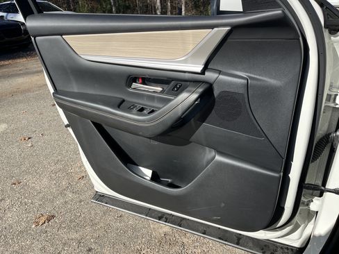 Used 2025 MAZDA CX-90 3.3 Turbo w/ Preferred Package image 18