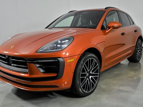 Used 2023 Porsche Macan S AWD/4WD image 5