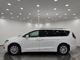 Used 2018 Chrysler Pacifica Touring-L image 4