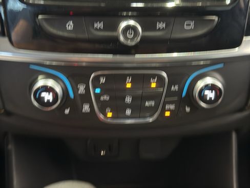 Used 2021 Chevrolet Traverse LT AWD/4WD image 31