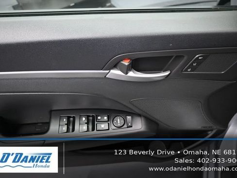 Used 2017 Hyundai Elantra Limited w/ Limited Ultimate Package 09 FWD image 24