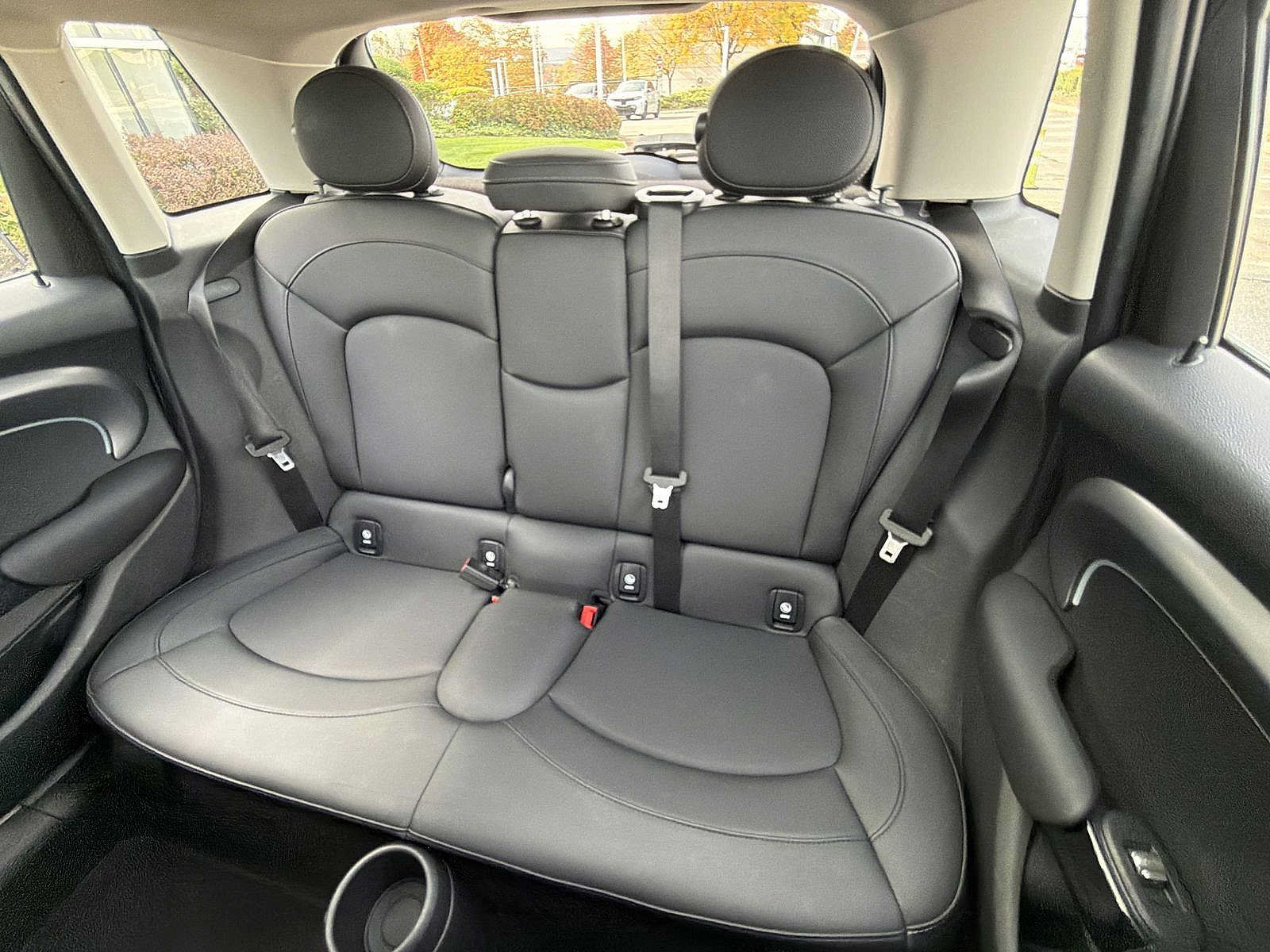 Used 2024 MINI Cooper 4-Door Hardtop FWD image 21
