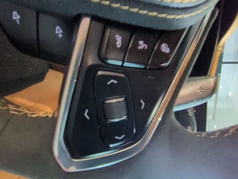 Used 2022 Chevrolet Corvette Stingray Premium Conv w/ Z51 Performance Package RWD image 16