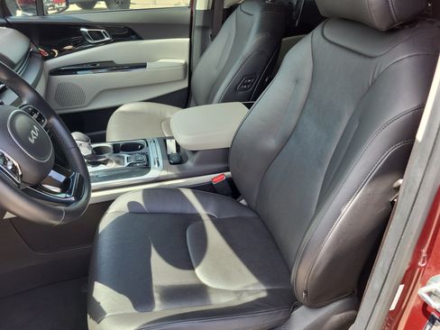 Used 2022 Kia Carnival SX FWD image 16