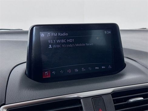 Used 2018 MAZDA MAZDA3 Sport image 14