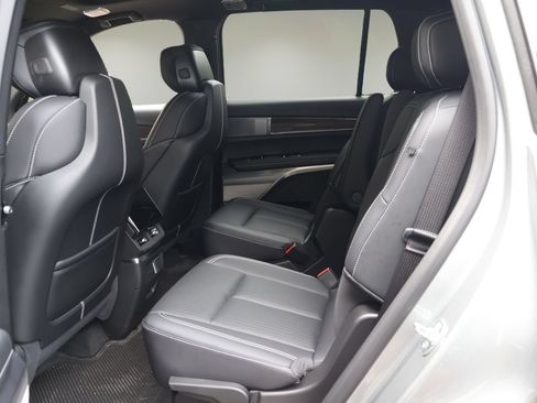 Certified 2026 Cadillac Vistiq Sport w/ LPO, Floor Liner Package AWD/4WD image 13
