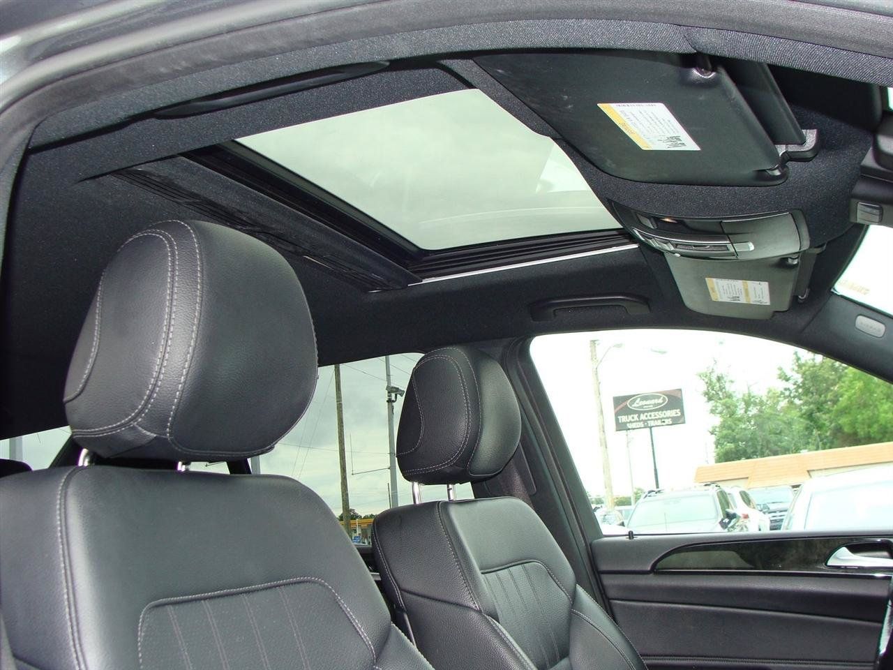 Used 2019 Mercedes-Benz GLE 400 4MATIC image 12