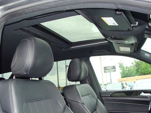 Used 2019 Mercedes-Benz GLE 400 4MATIC image 12