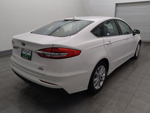 Used 2020 Ford Fusion SE image 9