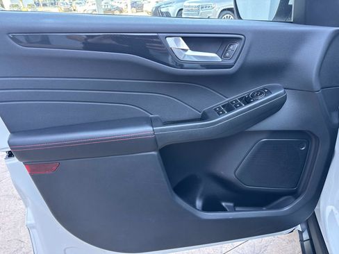 Used 2023 Ford Escape ST-Line Select image 17