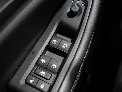 Used 2023 Jeep Grand Cherokee Altitude AWD/4WD image 14