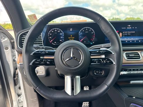 Used 2025 Mercedes-Benz GLS 450 4MATIC w/ AMG Line Exterior image 24