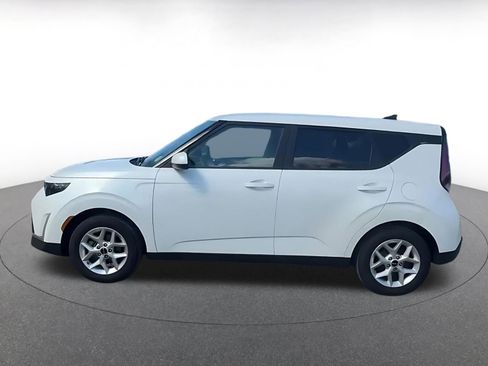 Used 2025 Kia Soul LX w/ LX Technology Package image 9