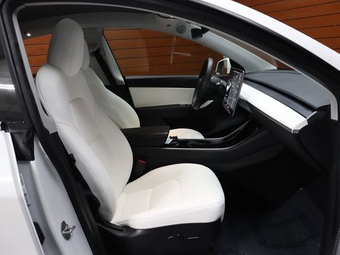 Used 2021 Tesla Model Y Long Range image 62