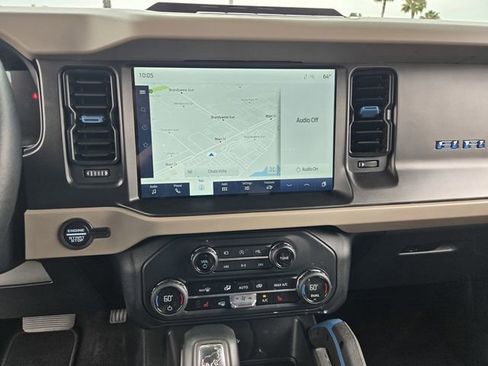 Used 2023 Ford Bronco Wildtrak AWD/4WD image 19