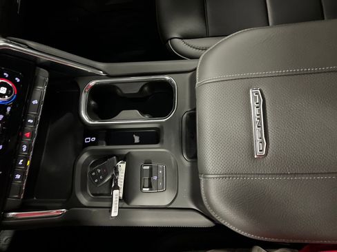 New 2026 GMC Sierra 2500 Denali w/ Denali Reserve Package AWD/4WD image 26