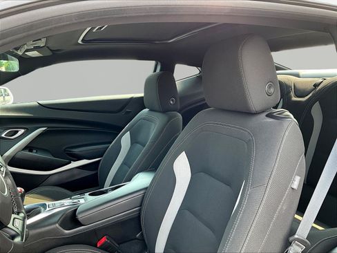 Used 2021 Chevrolet Camaro SS RWD image 17