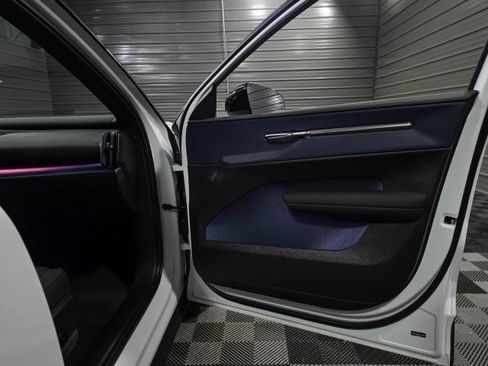 Used 2025 Volvo EX30 Plus image 29