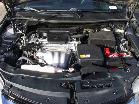 Used 2017 Toyota Camry LE image 11