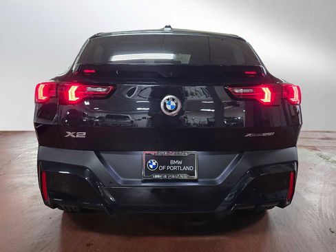 Used 2025 BMW X2 xDrive28i w/ Technology Package image 4