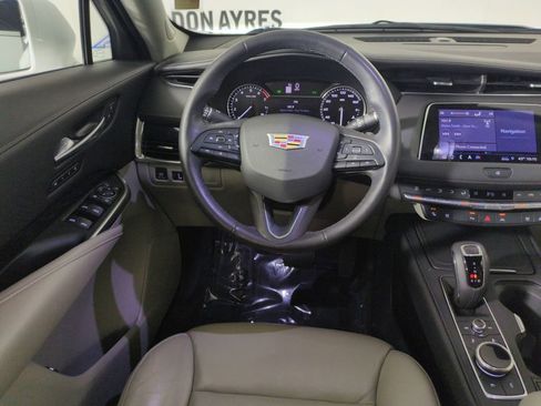 Used 2019 Cadillac XT4 Premium Luxury image 16