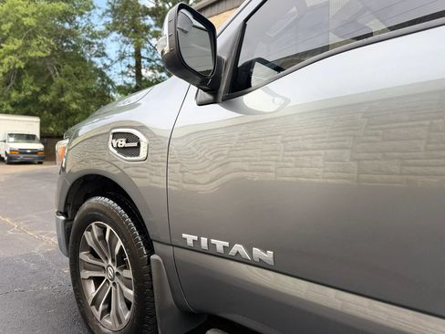 Used 2017 Nissan Titan SL RWD image 10